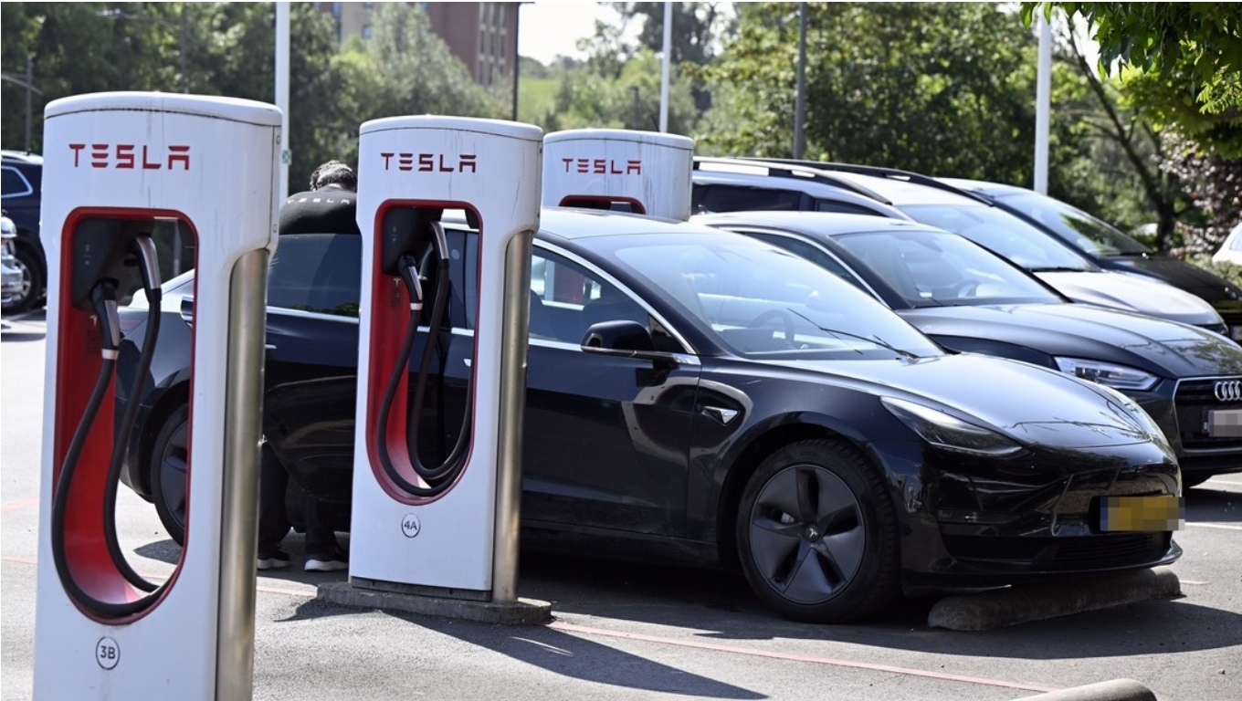 Canadá impondrá un arancel de 100 % a los vehículos eléctricos chinos