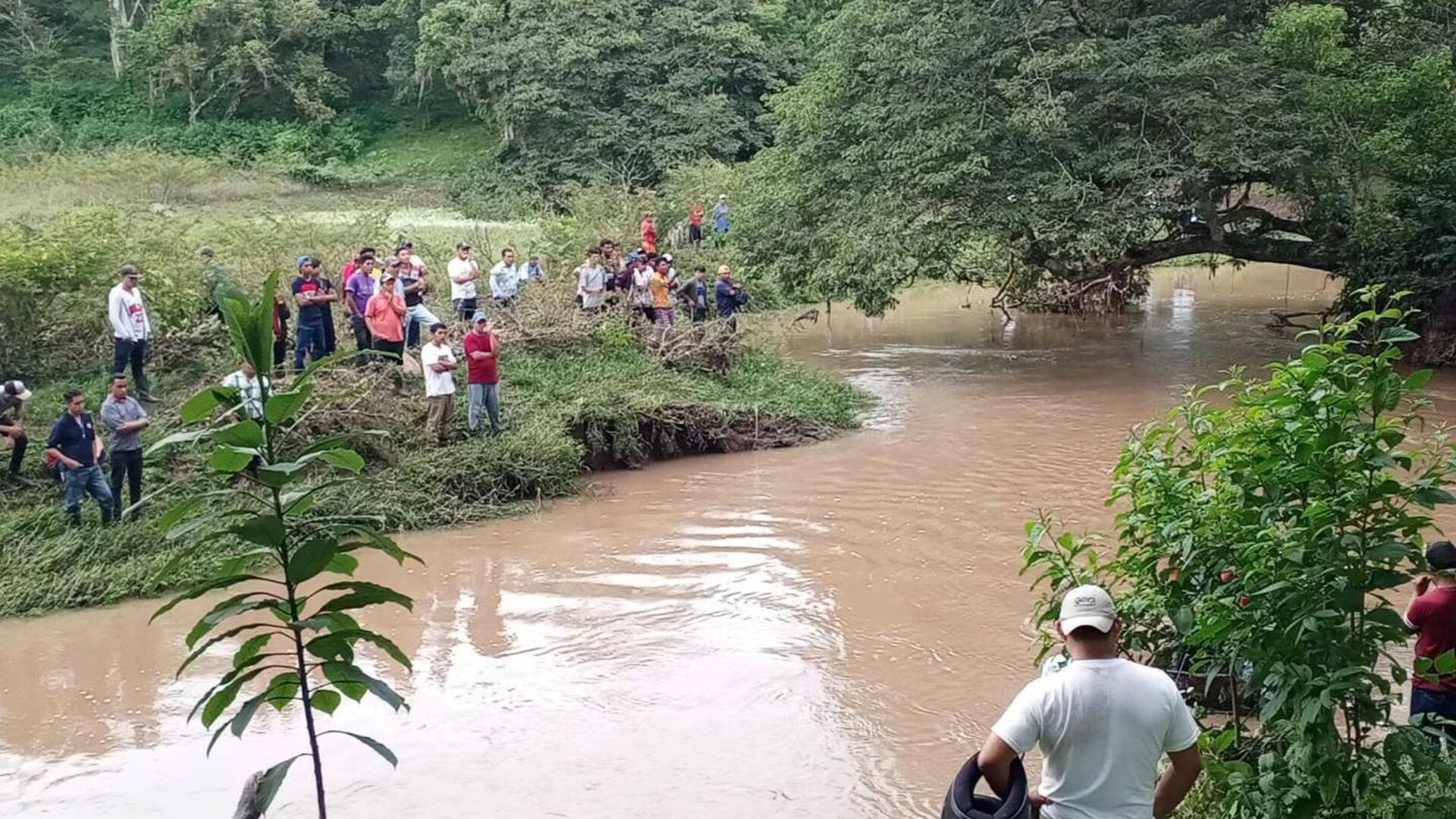 Encuentran el cuerpo de un joven arrastrado por la corriente de un río en Jinotega