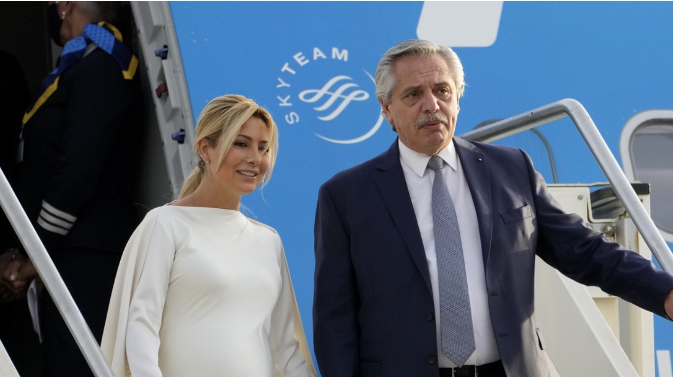 Piden abrir el teléfono de Yáñez, una nueva medida de prueba en la causa contra Alberto Fernández