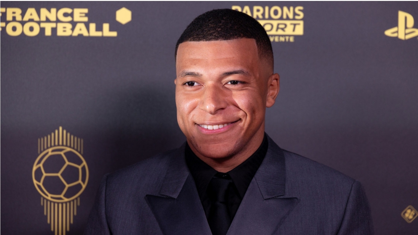 Hackean la cuenta de X de Mbappé con insultos a Messi