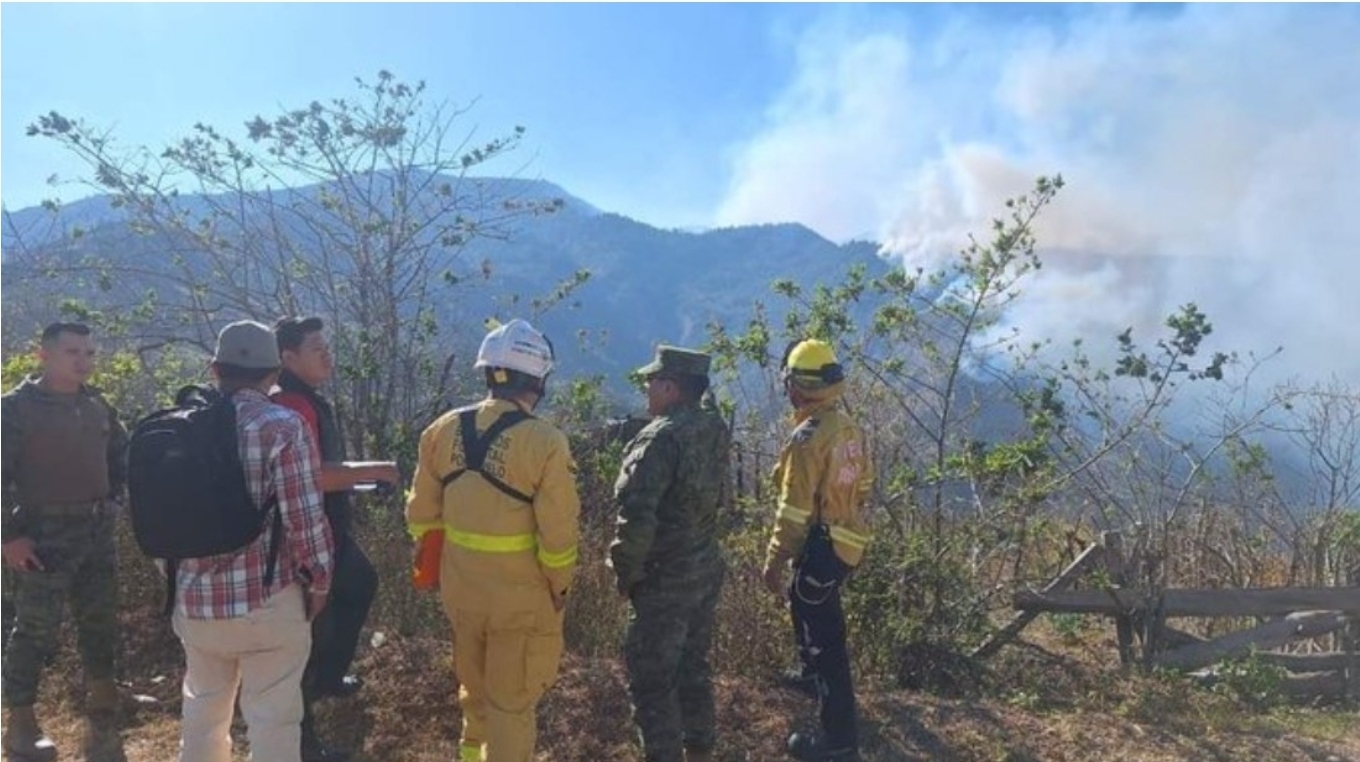 Devastador incendio al sur de Ecuador deja tres heridos y más de 3.800 hectáreas arrasadas