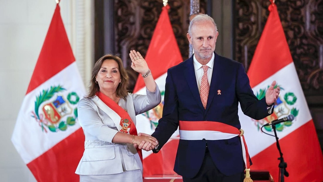 Escándalo en Perú porque el canciller gastó 10.000 dólares más que la presidenta en un pasaje aéreo
