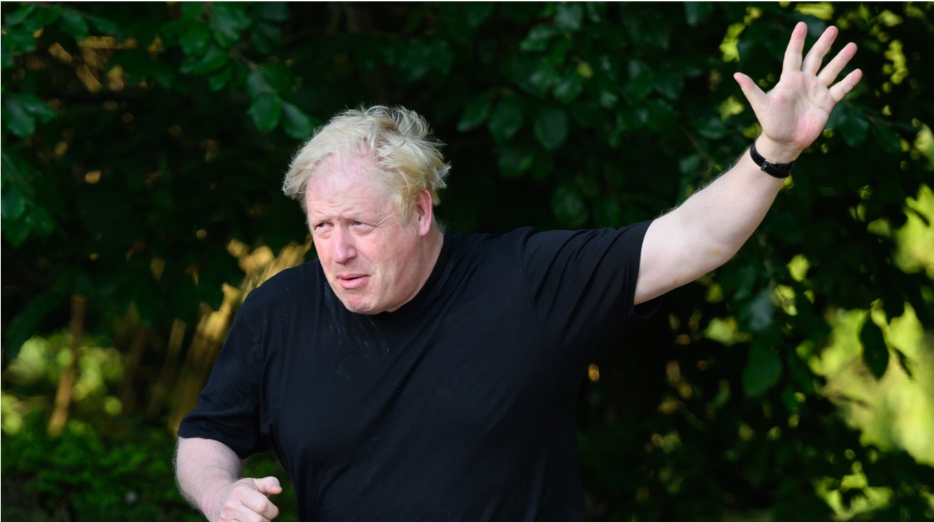 Boris Johnson insta a demoler el puente de Crimea y “poner en peligro” la península
