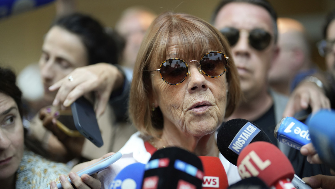 Acusado de drogar y ofrecer a su mujer para ser violada durante años rompe en llanto durante el juicio