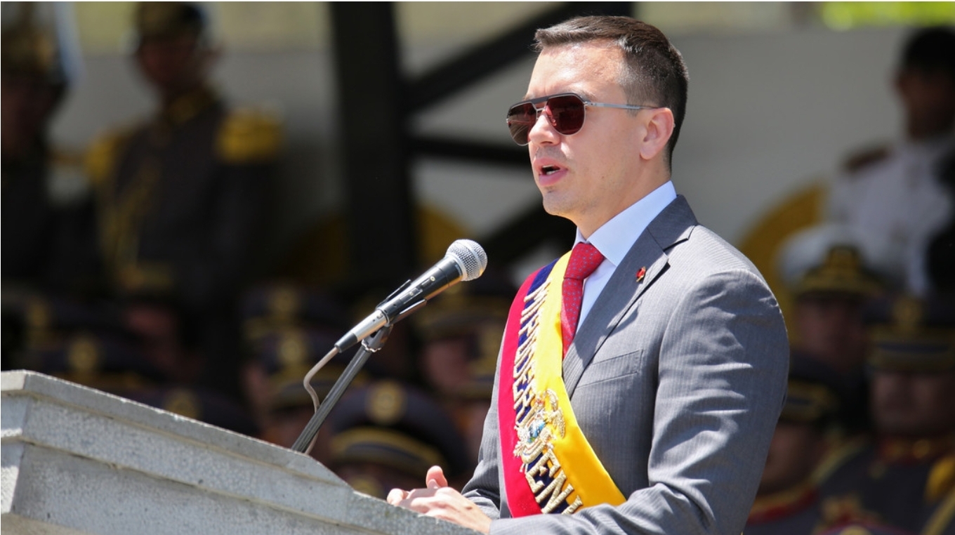 Noboa promete pagar electricidad de hogares en Ecuador y le llueven críticas