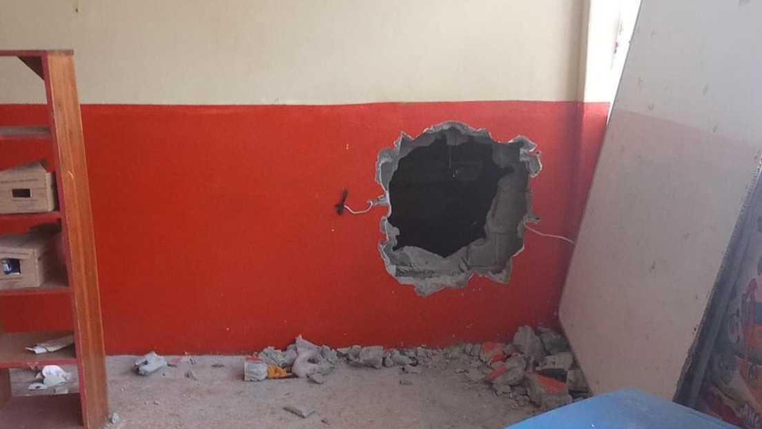 Roban agencia de banco en Ecuador a través de una escuela