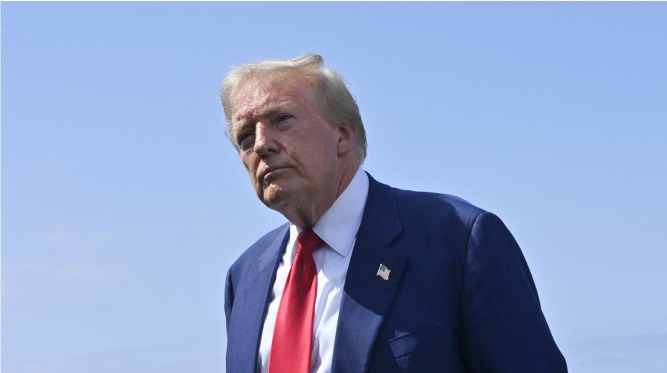 Tiroteo frente al club de golf de Donald Trump cuando él salía del local