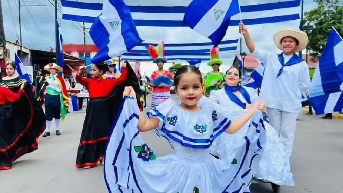 Huipil, tradición e identidad