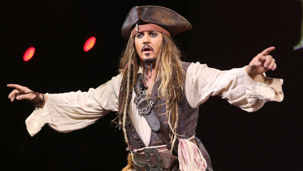 Johnny Depp vestido de Jack Sparrow