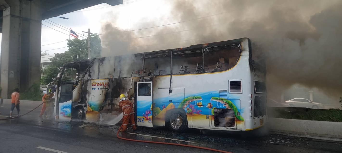 25 muertos tras estallar en llamas un autobús escolar en Tailandia