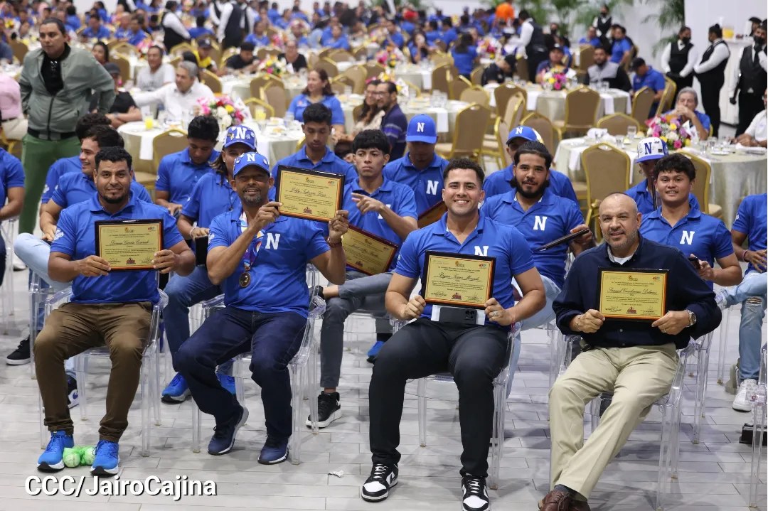 IND celebra su 45 aniversario premiando a los mejores del Pomares y a la U23