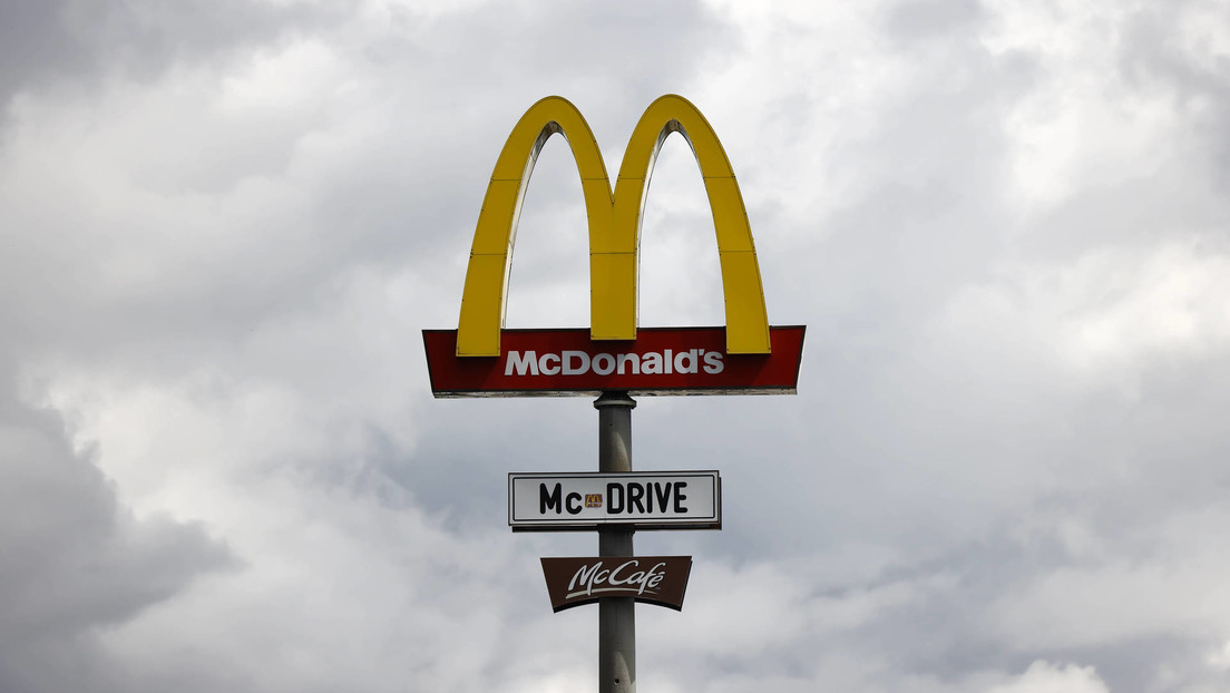 Más de una docena de personas fueron obligadas por una mafia a trabajar en un McDonald’s