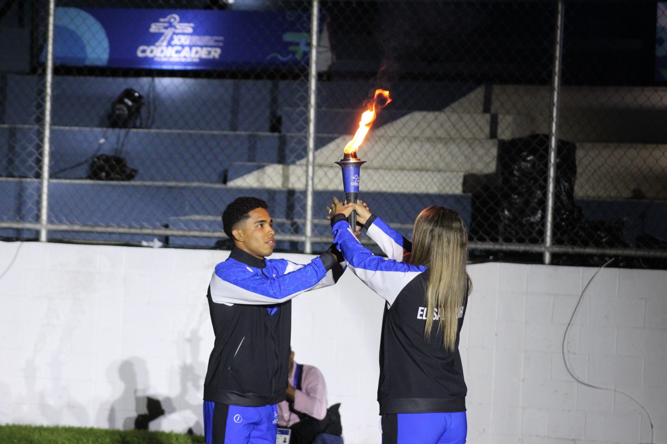 Estudiantes nicaragüenses ganan 13 medallas en inicio de los juegos de Codicader en El Salvador