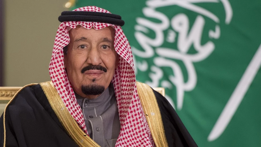 El rey de Arabia Saudita se somete a un examen médico debido a una infección pulmonar