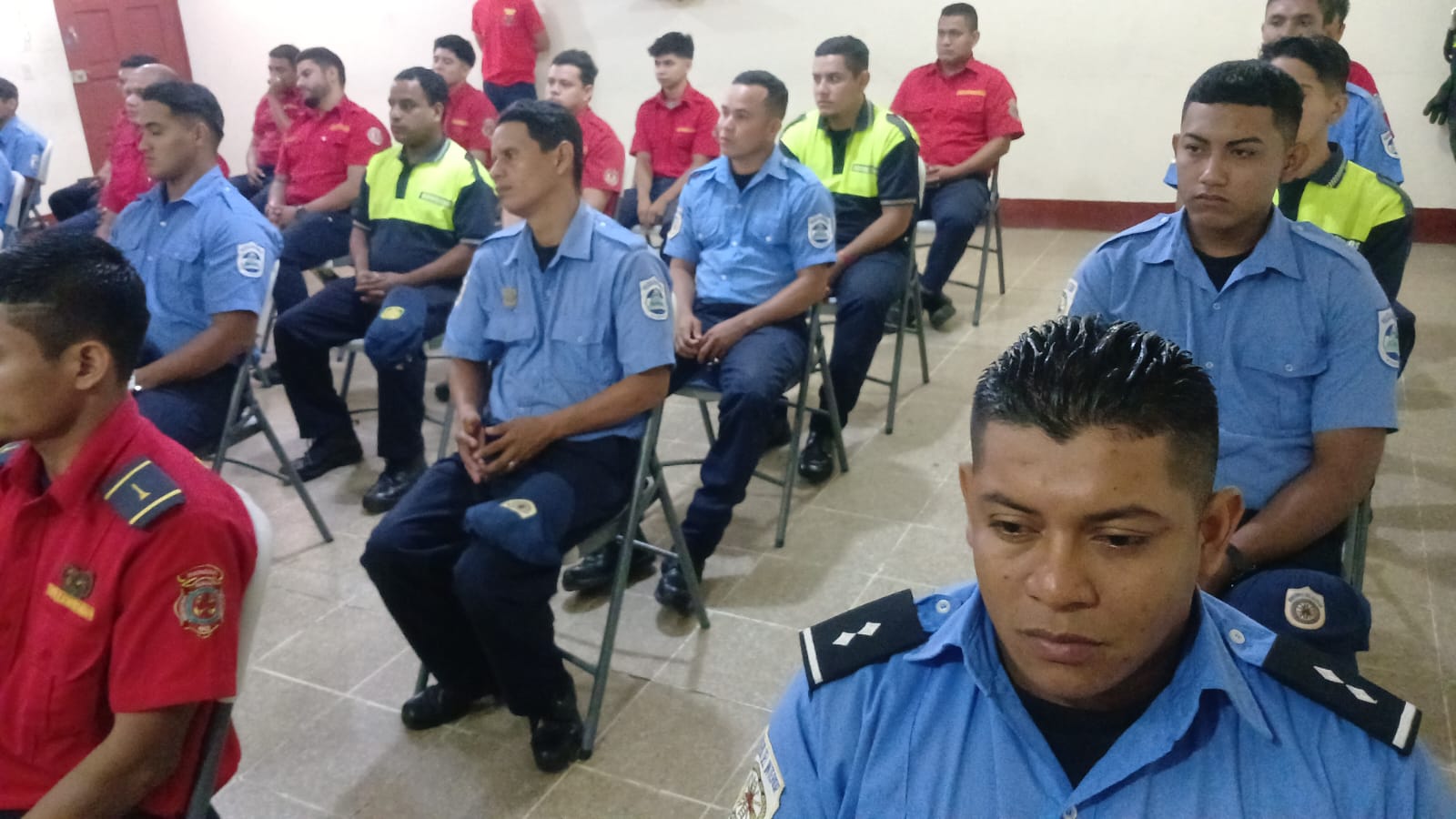 Bomberos nicaragüenses refuerzan conocimientos para mejorar respuestas ante emergencias