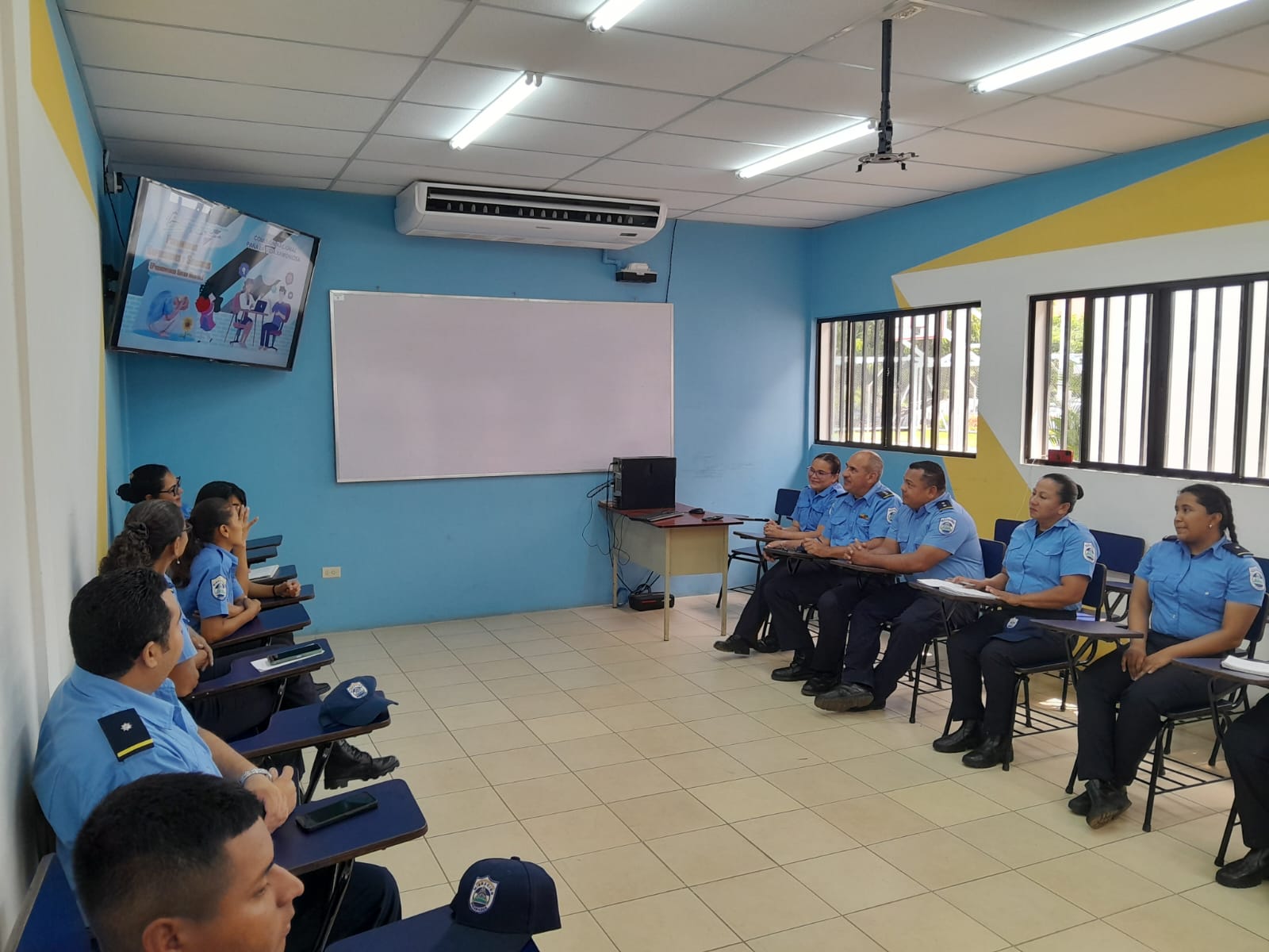 Dirección de Migración capacita en la identificación y prevención del suicidio en Nicaragua