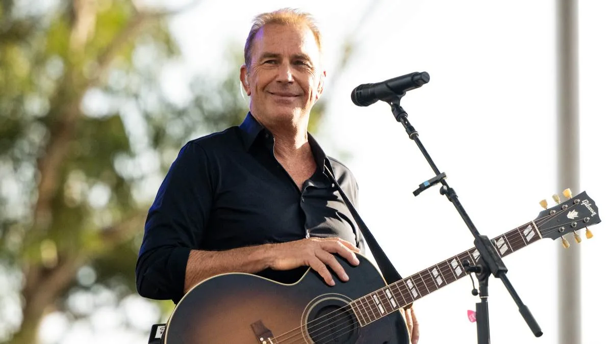 Kevin Costner lanzó una canción a beneficio de los afectados por el huracán Milton