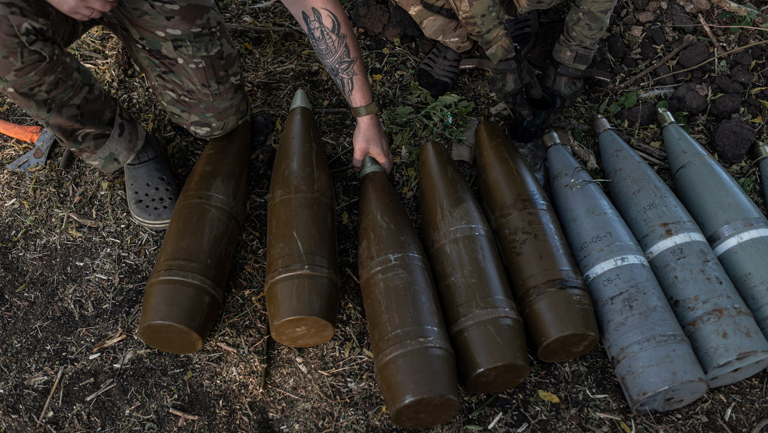 Medvédev: El régimen de Kiev intenta crear una “bomba sucia”