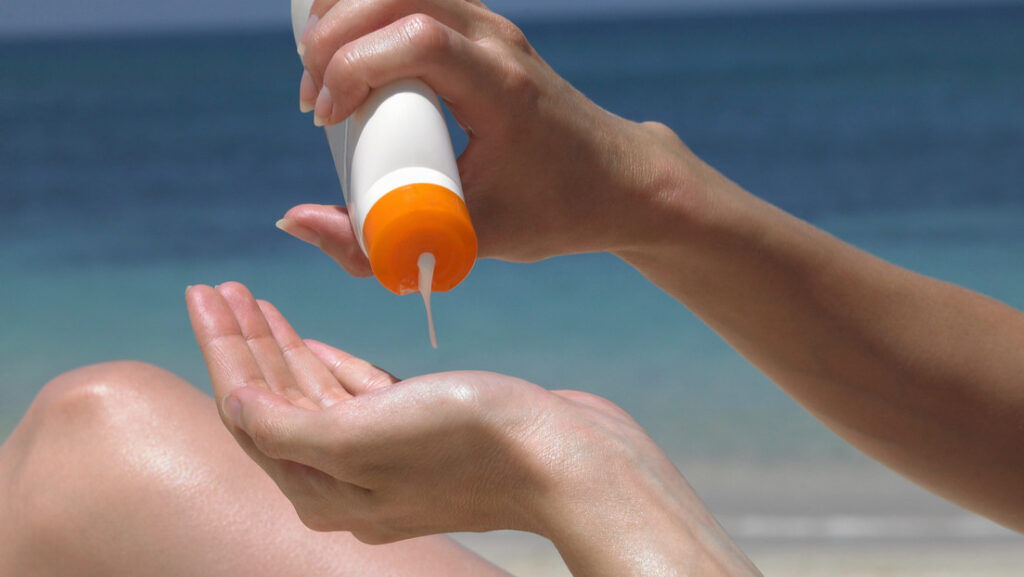 Protector solar alarma dermatólogos