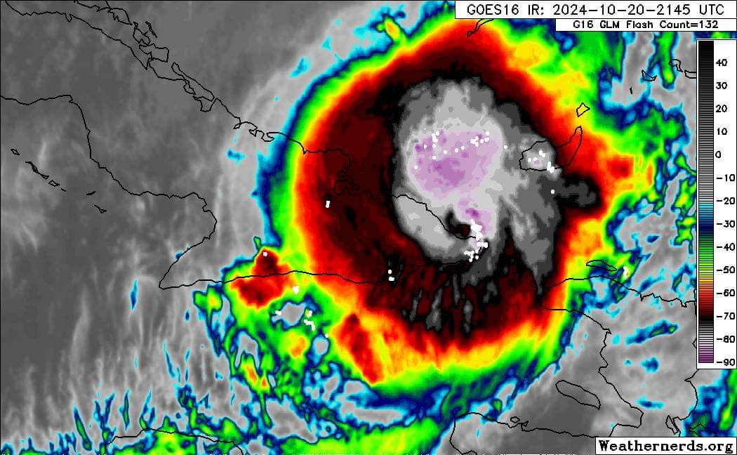 Huracán Oscar toca tierra al este de Cuba