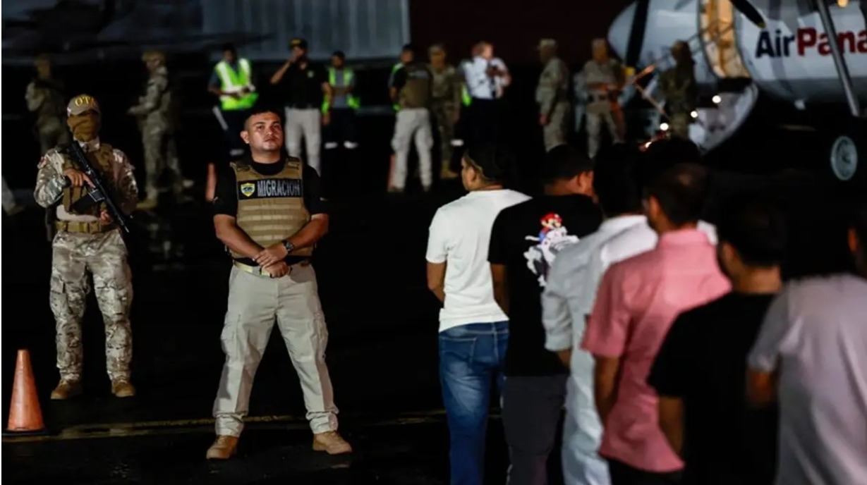 Gobierno de Panamá continúa deportado a colombianos