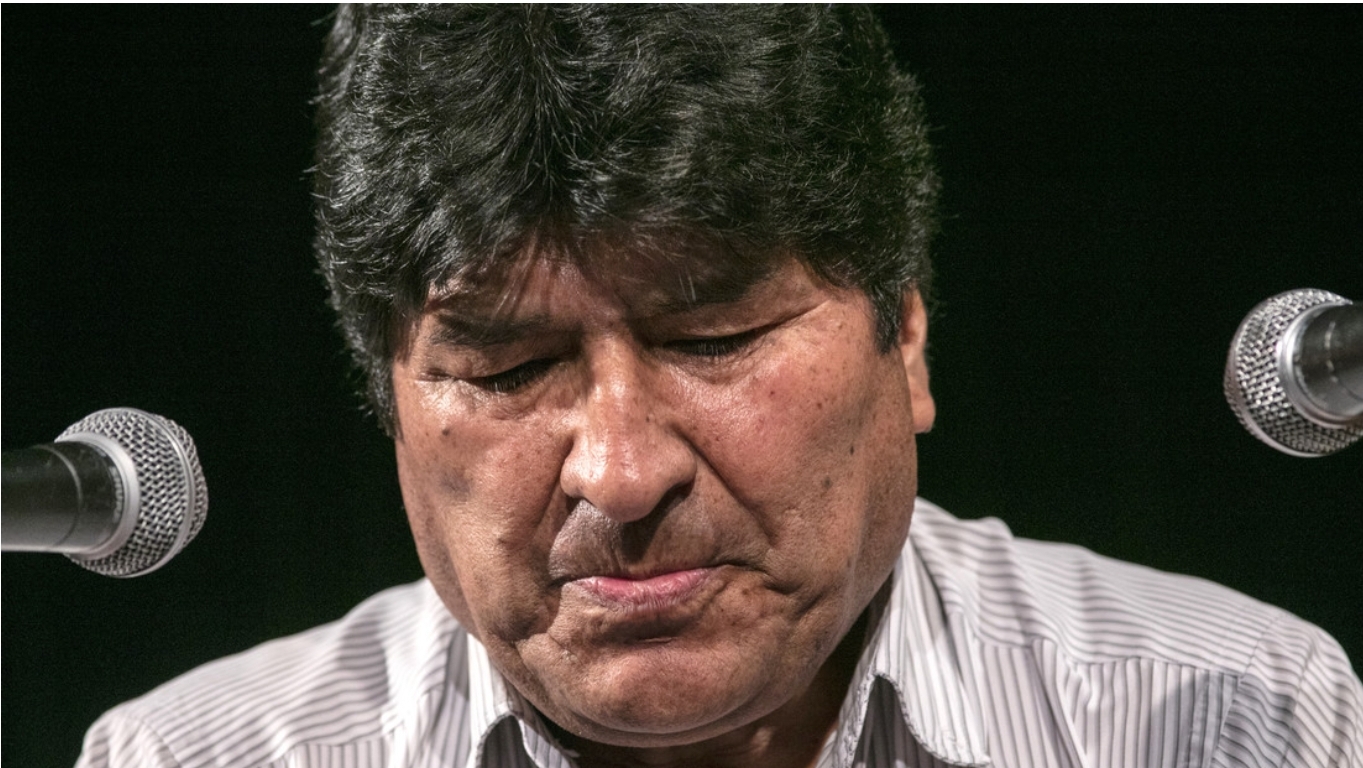 Disparan contra el vehículo de Evo Morales