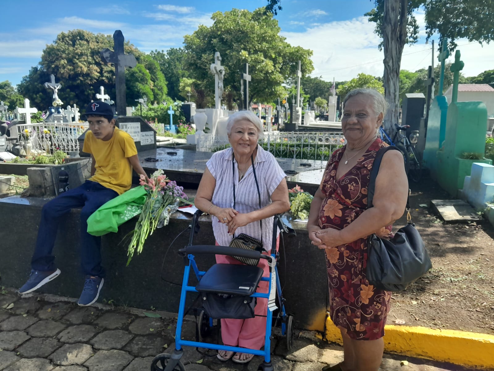 Cementerios capitalinos listos para recibir a las familias el Día de los Difuntos