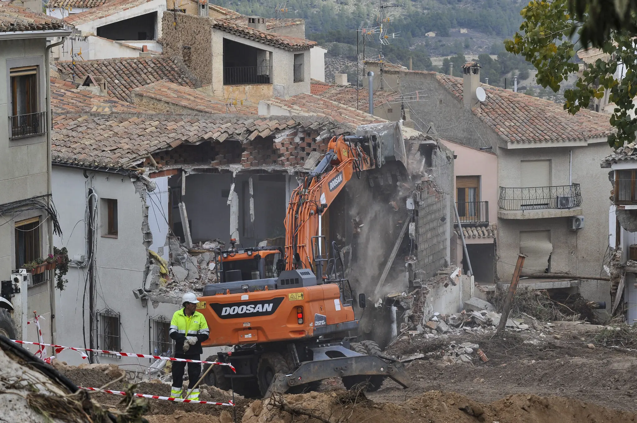 El 94% de los hogares en Valencia ya cuentan con electricidad tras el paso de la DANA