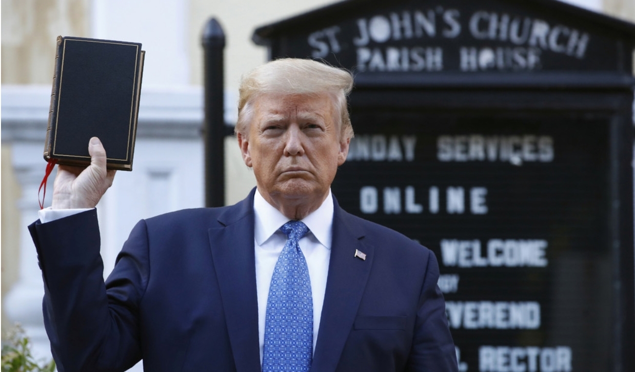 Un célebre pastor compara a Trump con un oscuro rey bíblico