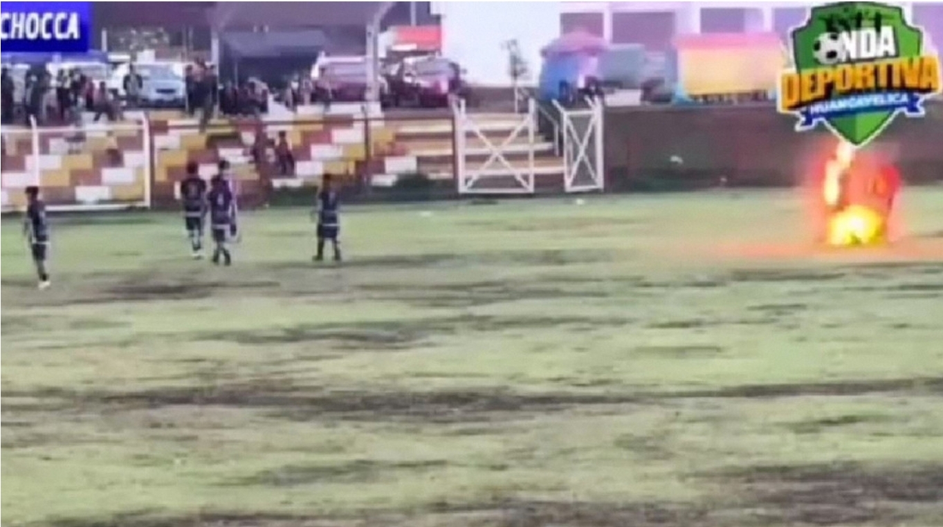 Un rayo mata a un futbolista peruano en la cancha