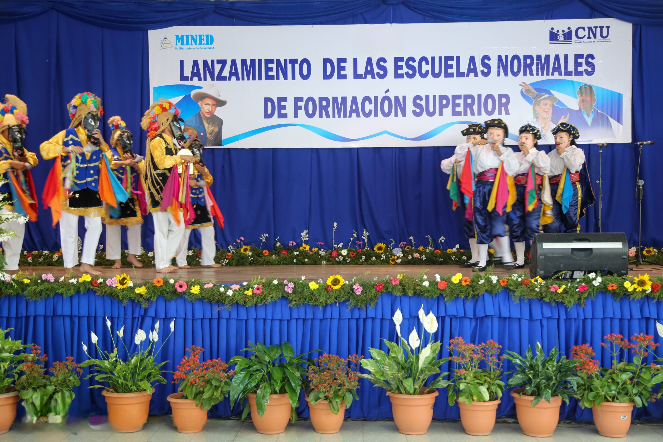 MINED seleccionará a mil bachilleres para formarlos en Ciencias de la Educación