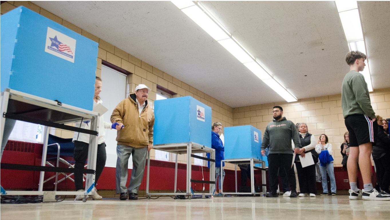 Abren centros de votación para las presidenciales en EEUU