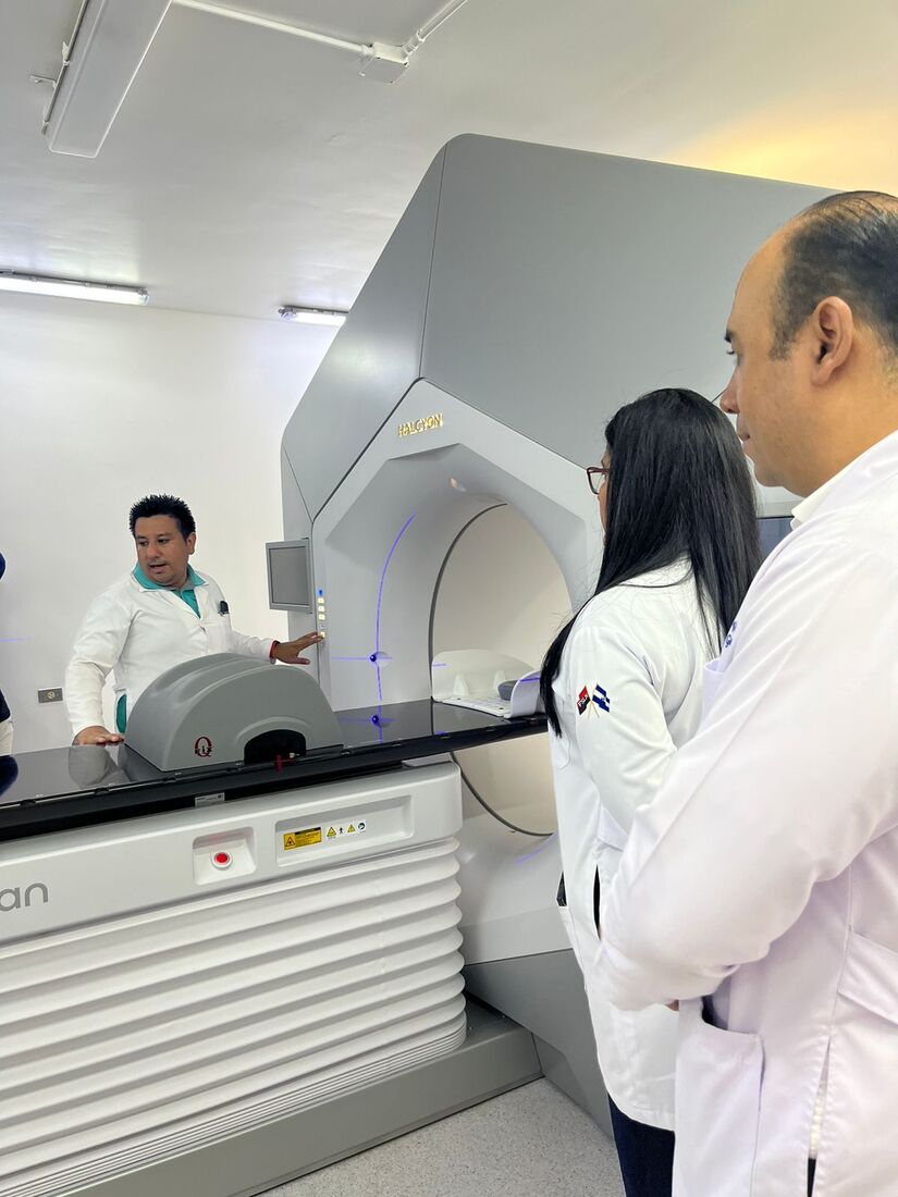 Tercer Acelerador Lineal contribuirá a reducir lista de espera de pacientes con cáncer