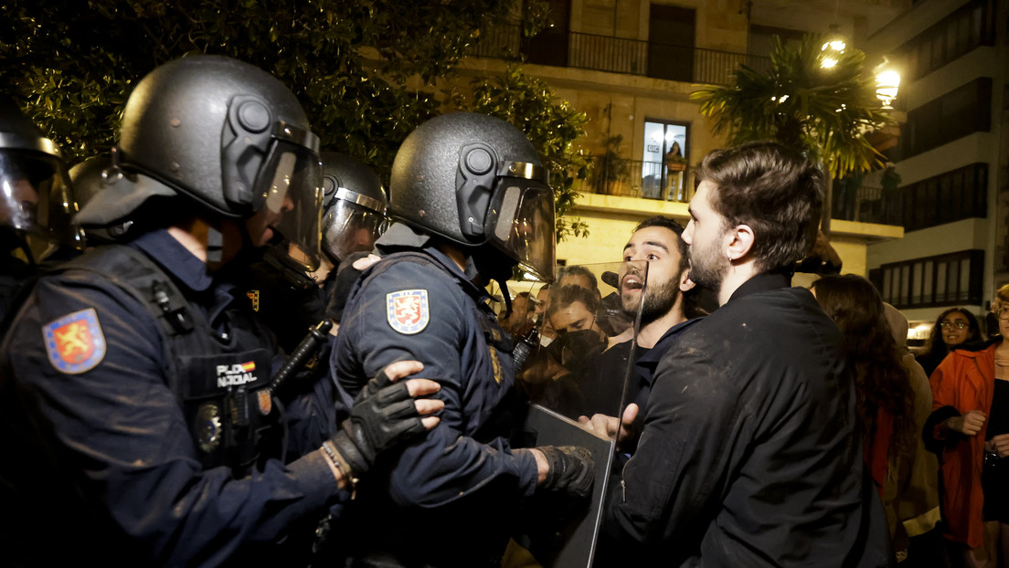 Protestas en Valencia dejan 39 policías heridos