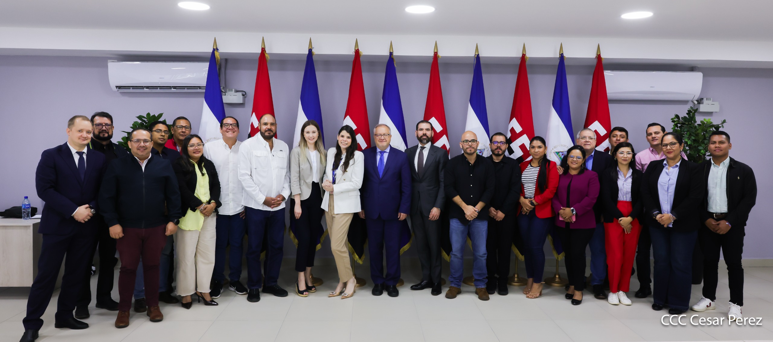 Medios Sandinistas sostienen encuentro con nuevo embajador de Rusia