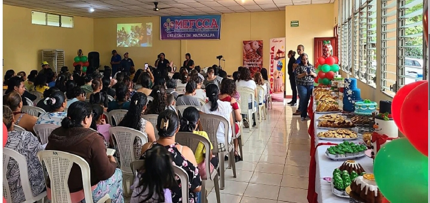 MEFCCA capacita a emprendedores en la elaboración de panes y dulces