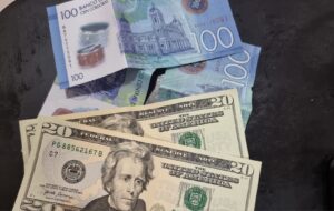 Deslizamiento córdoba dólar