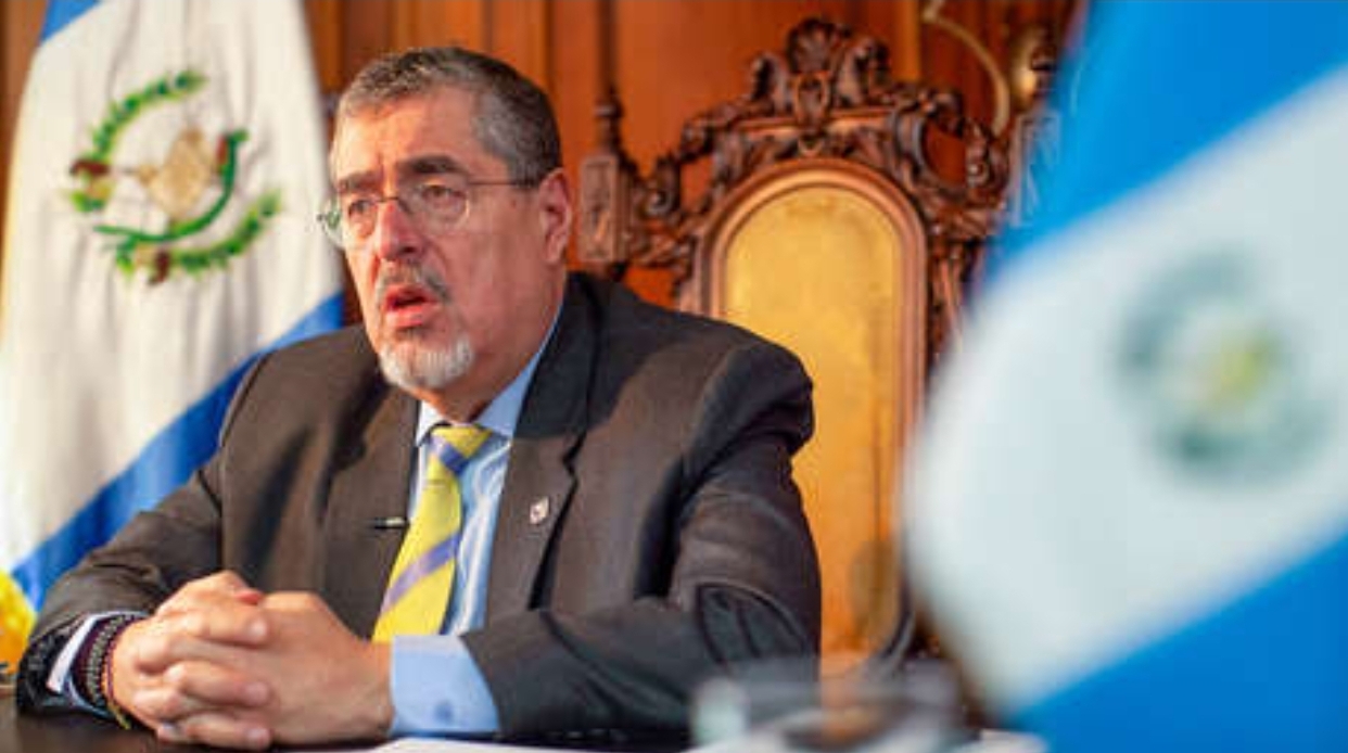 Tribunal Electoral de Guatemala cancela el partido de Bernardo Arévalo