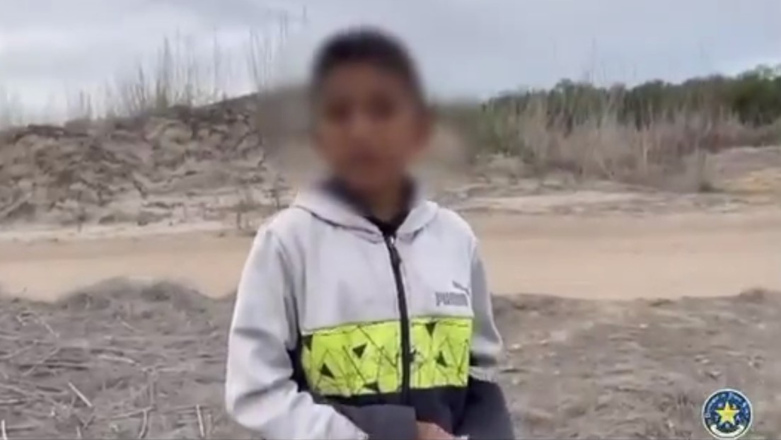 Niño de 10 años es abandonado por traficantes de personas en la frontera de EEUU con México
