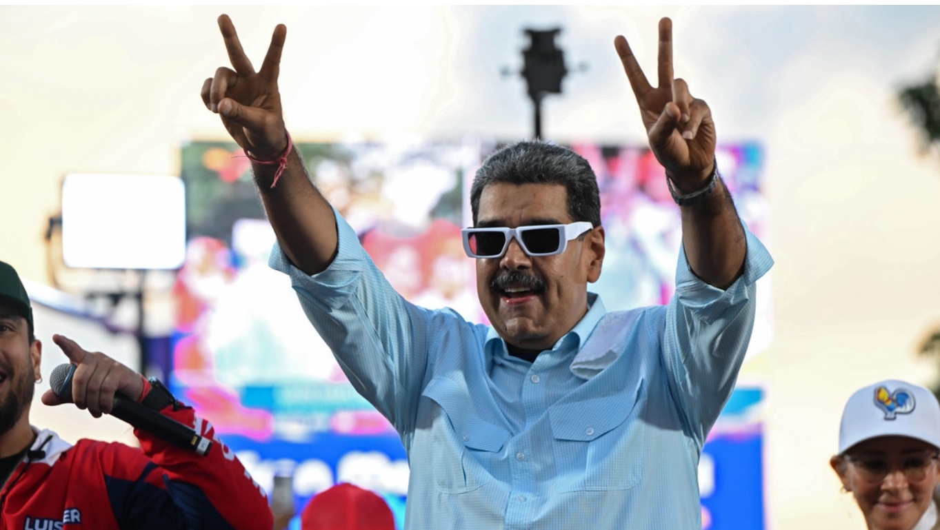 Maduro sostiene que la democracia venezolana “despierta envidia”