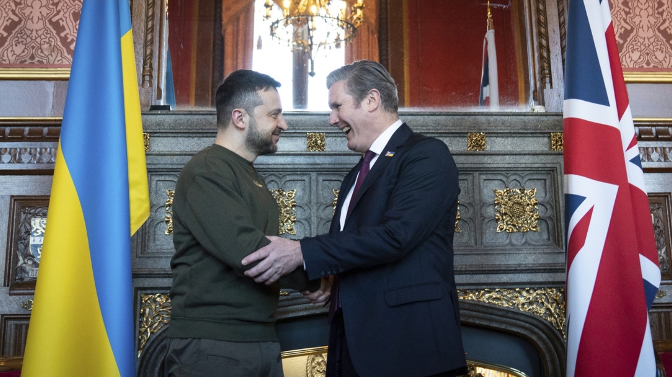 El Mundo: A Zelenski le aguardaría un “exilio dorado” en Londres tras un acuerdo de paz