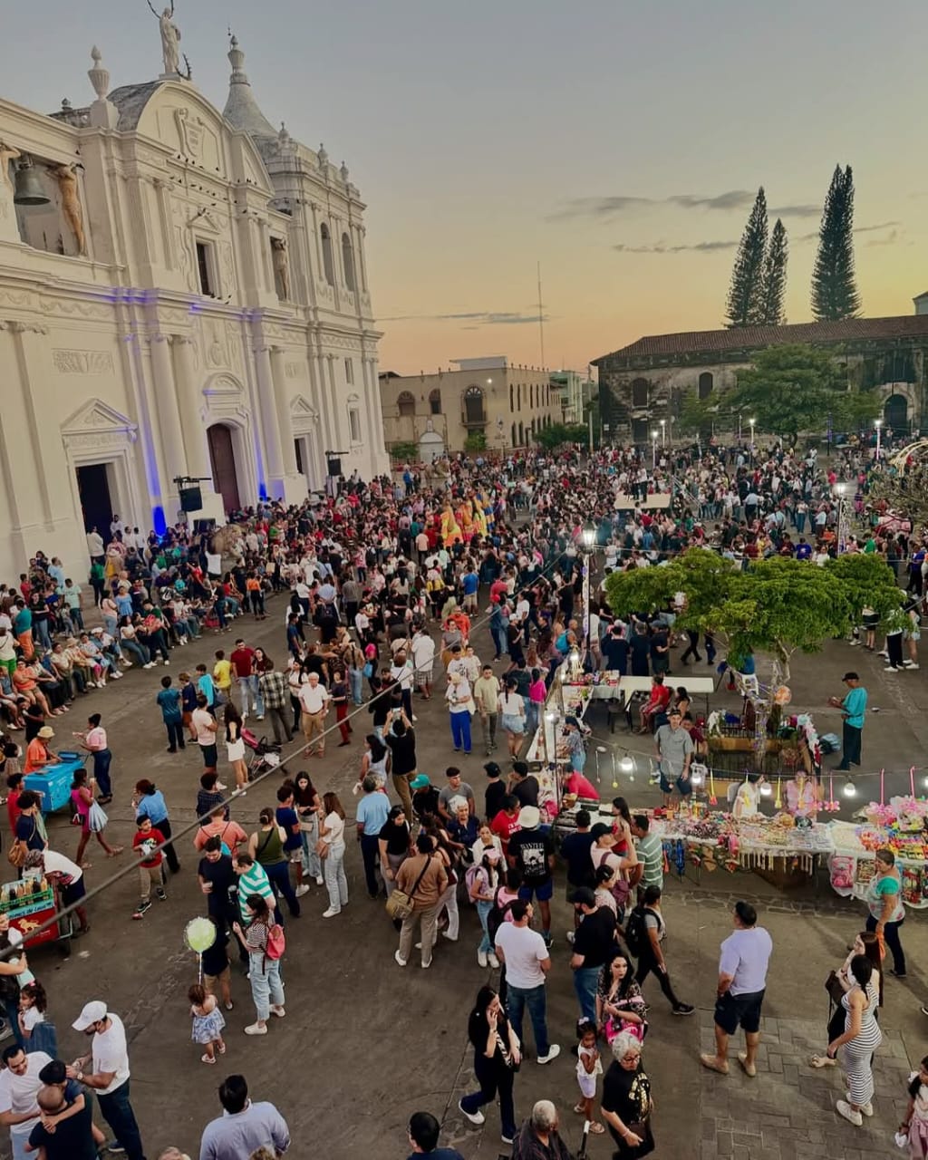Nicaragüenses inician con devoción la tradicional gritería
