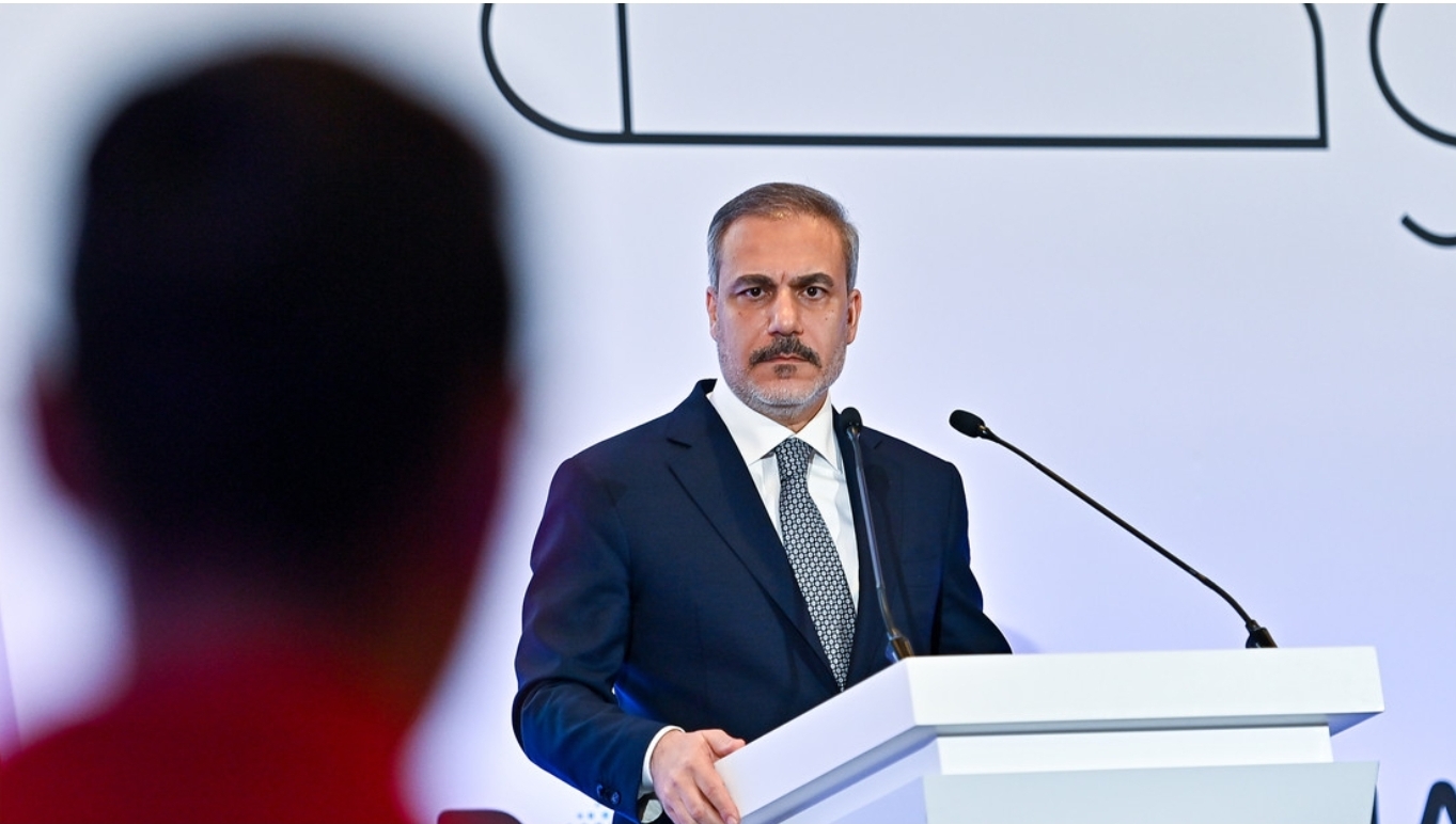 Canciller turco: “Una nueva era ha comenzado en Siria”
