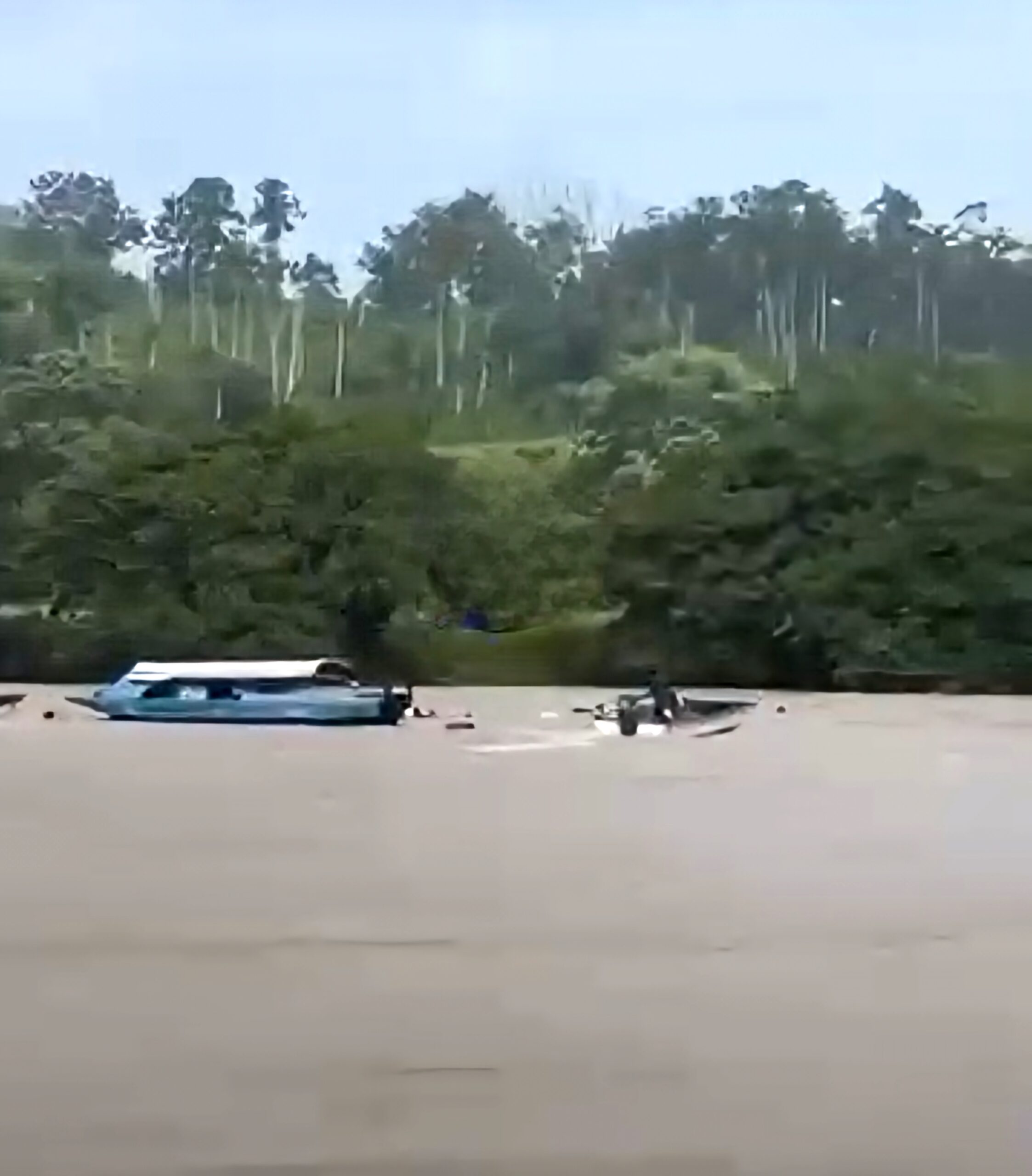 Quince mineros se salvan de morir ahogados en el Río San Juan