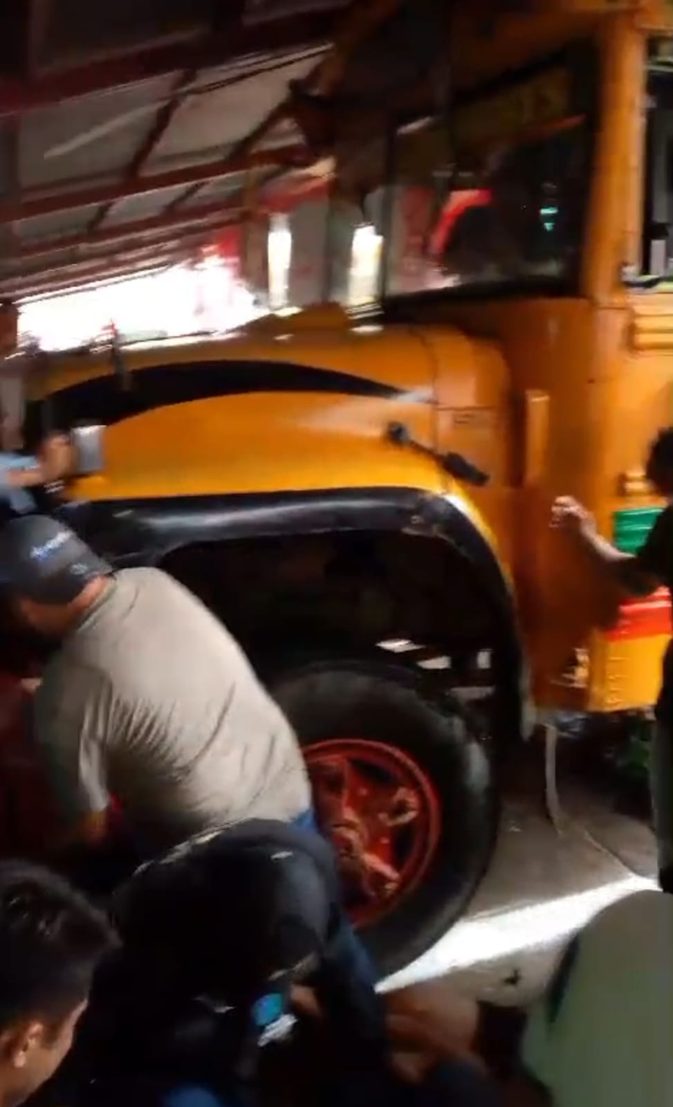 Bus sin frenos en la terminal de Matagalpa provoca 18 lesionados