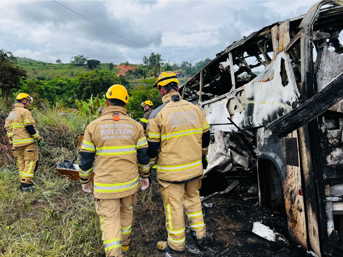 Sube a 38 la cifra de muertos en un accidente de varios vehículos en Brasil