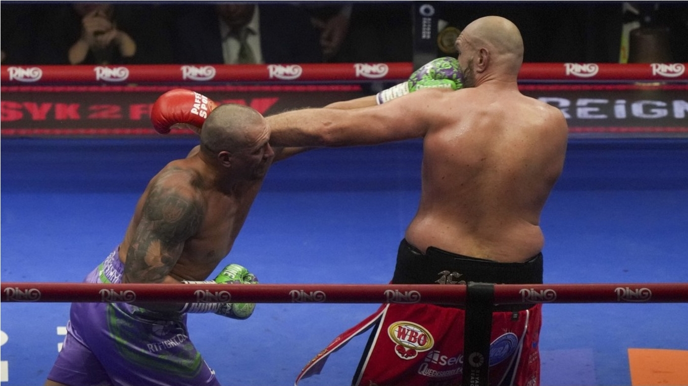 Oleksandr Usyk derrota en la revancha a Tyson Fury por el título de los pesos pesados