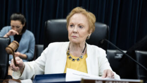 Legisladora en asilo