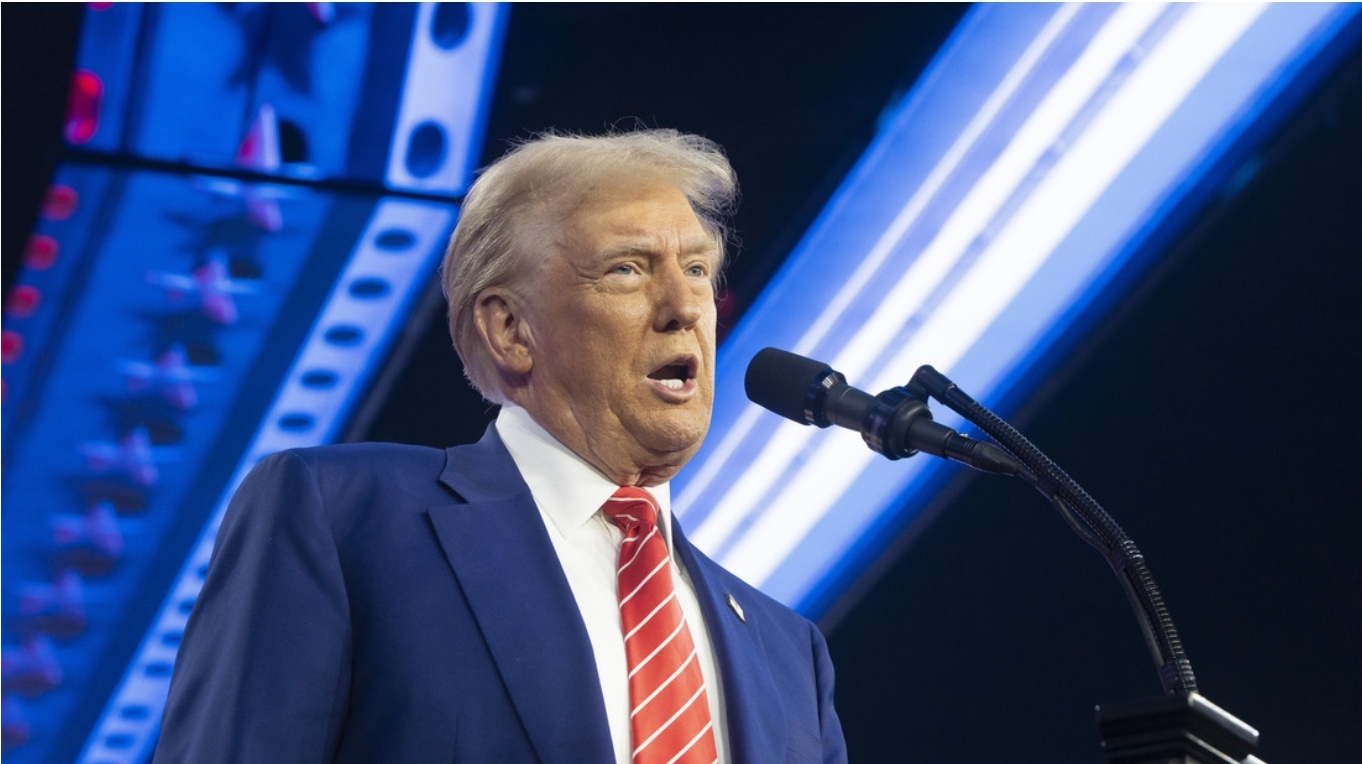 Trump promete acabar con “la locura transgénero”