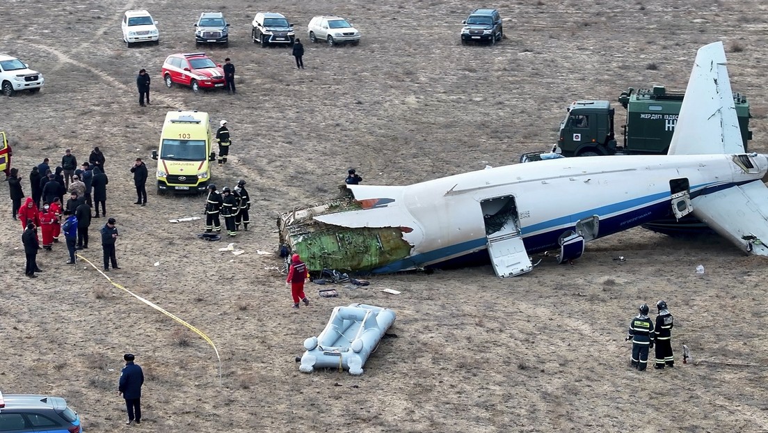 Se desploma un avión de pasajeros en Kazajistán
